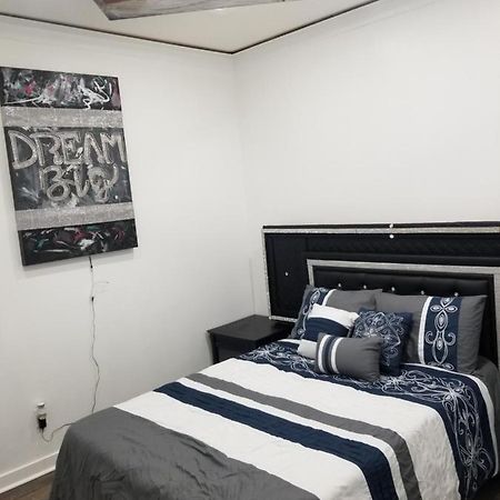 Cozy And Unique Getaway Appartement Hamilton Buitenkant foto